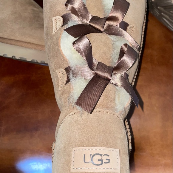 New never worn Ugg Classic Tall boots chestnut sz6 n 10 - Picture 3 of 3